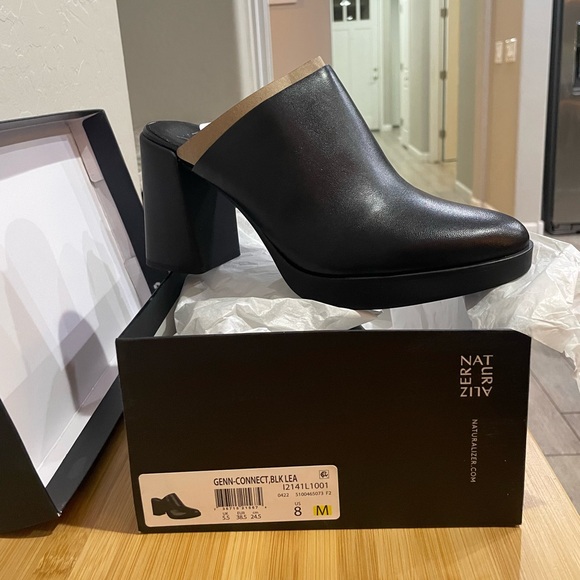 Naturalizer Black Chunky Heels - Gen Connect Leather Heels Clogs - Picture 2 of 6